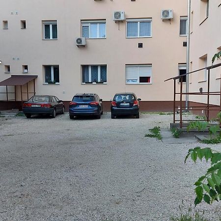 Ancsi Apartmant Кечкемет Екстер'єр фото